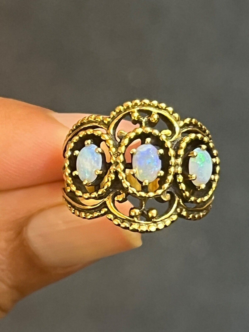 Vintage 14K Yellow Gold Three Stones Opal Ring, Band.