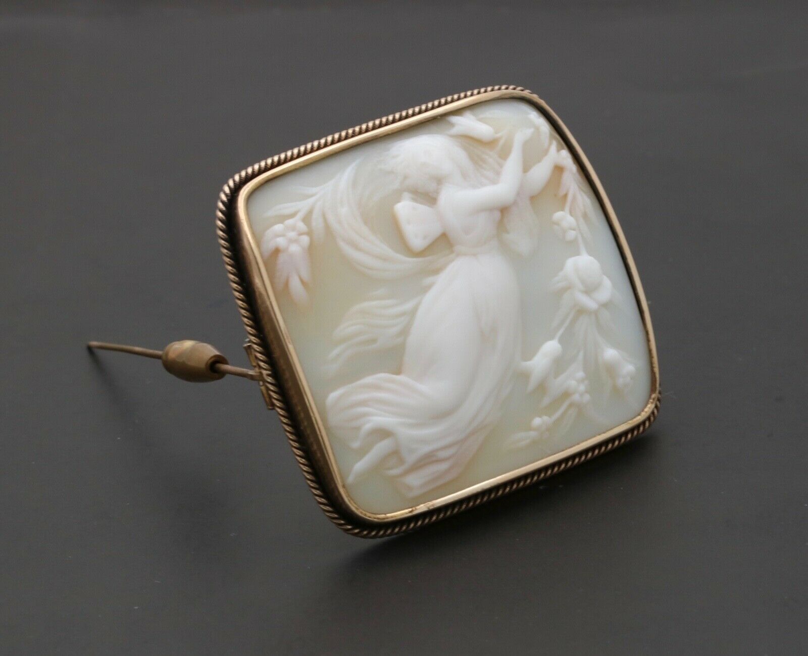 Vintage Large 14K Yellow Gold Fairy Tail or Dancing Woman Shell Cameo Brooch