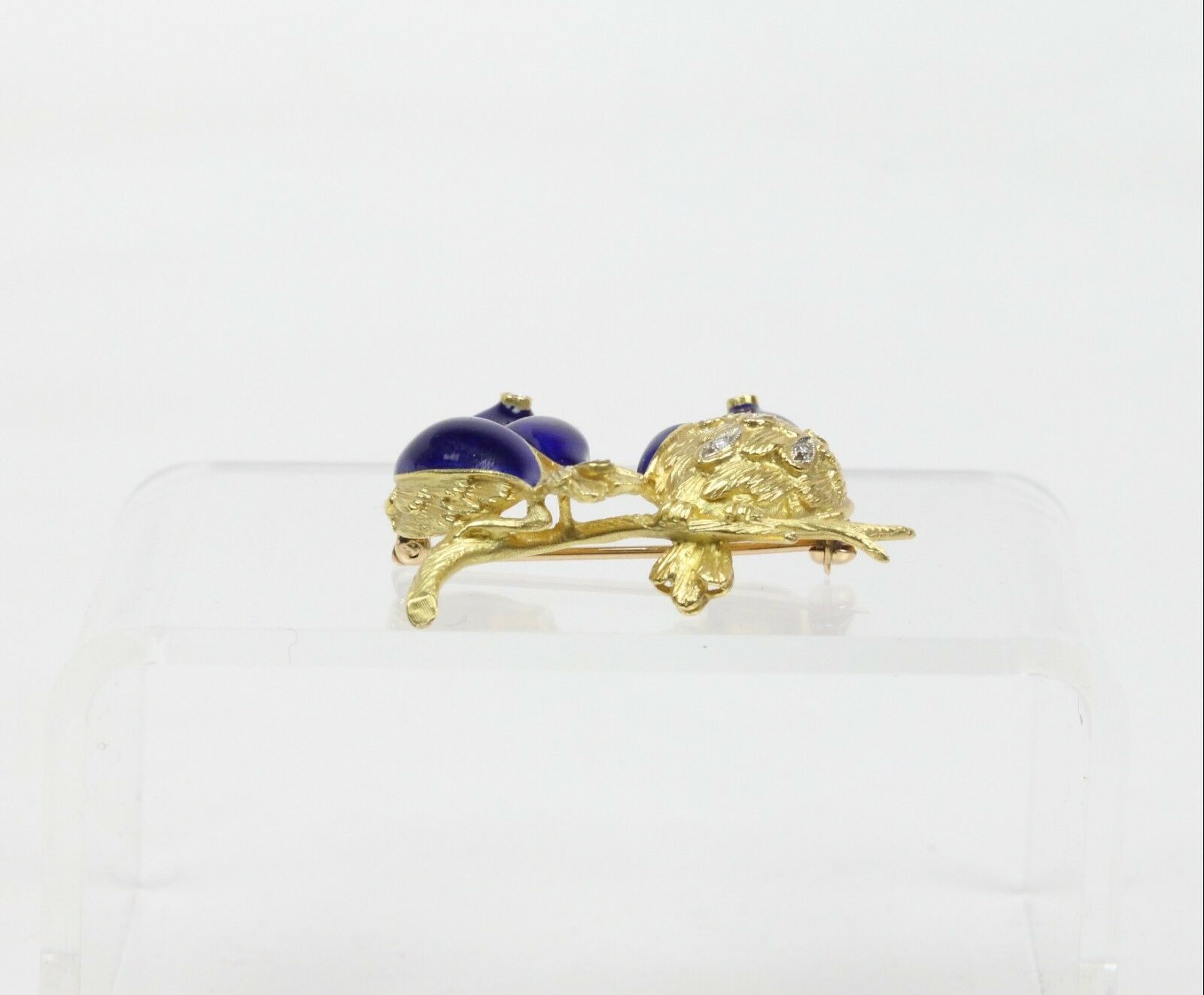 Vintage 18K Yellow Gold Enamel Bird Brooch