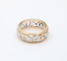 Load image into Gallery viewer, Vintage Heart and Leaves 14K White Yellow Gold Ring Band
