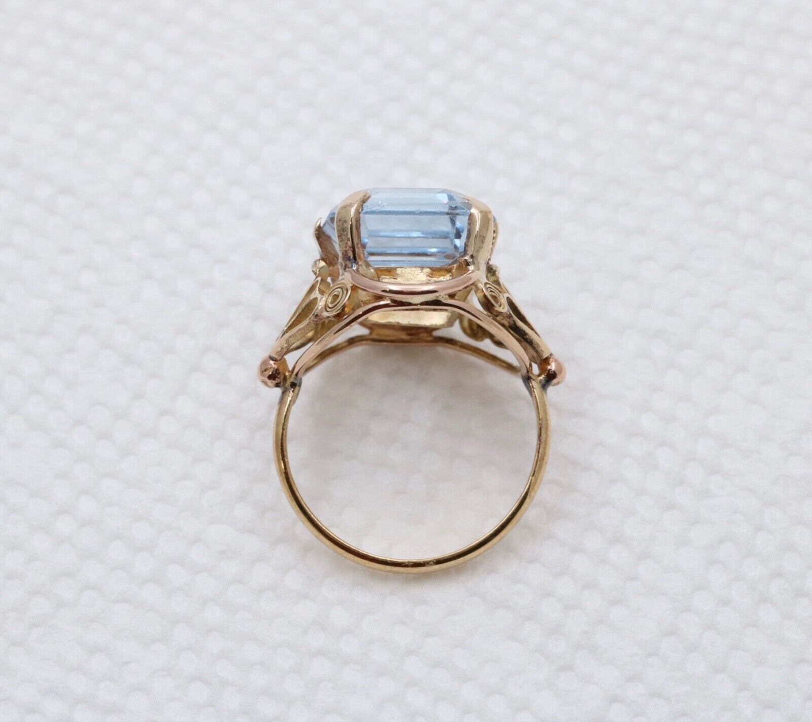 Vintage 18K Yellow & Rose Gold Aquamarine RIng, Statement Ring.