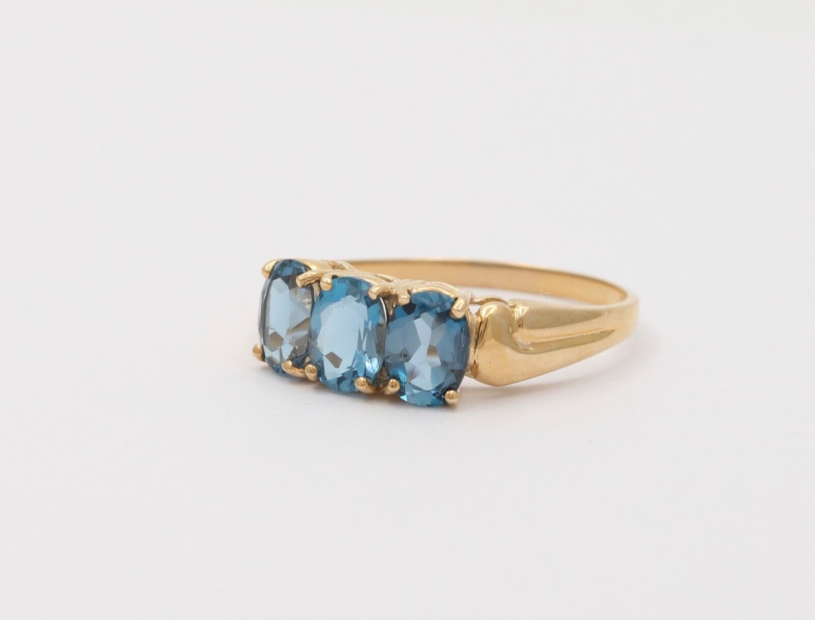 Vintage London Blue Topaz 10K Yellow Gold Band Ring