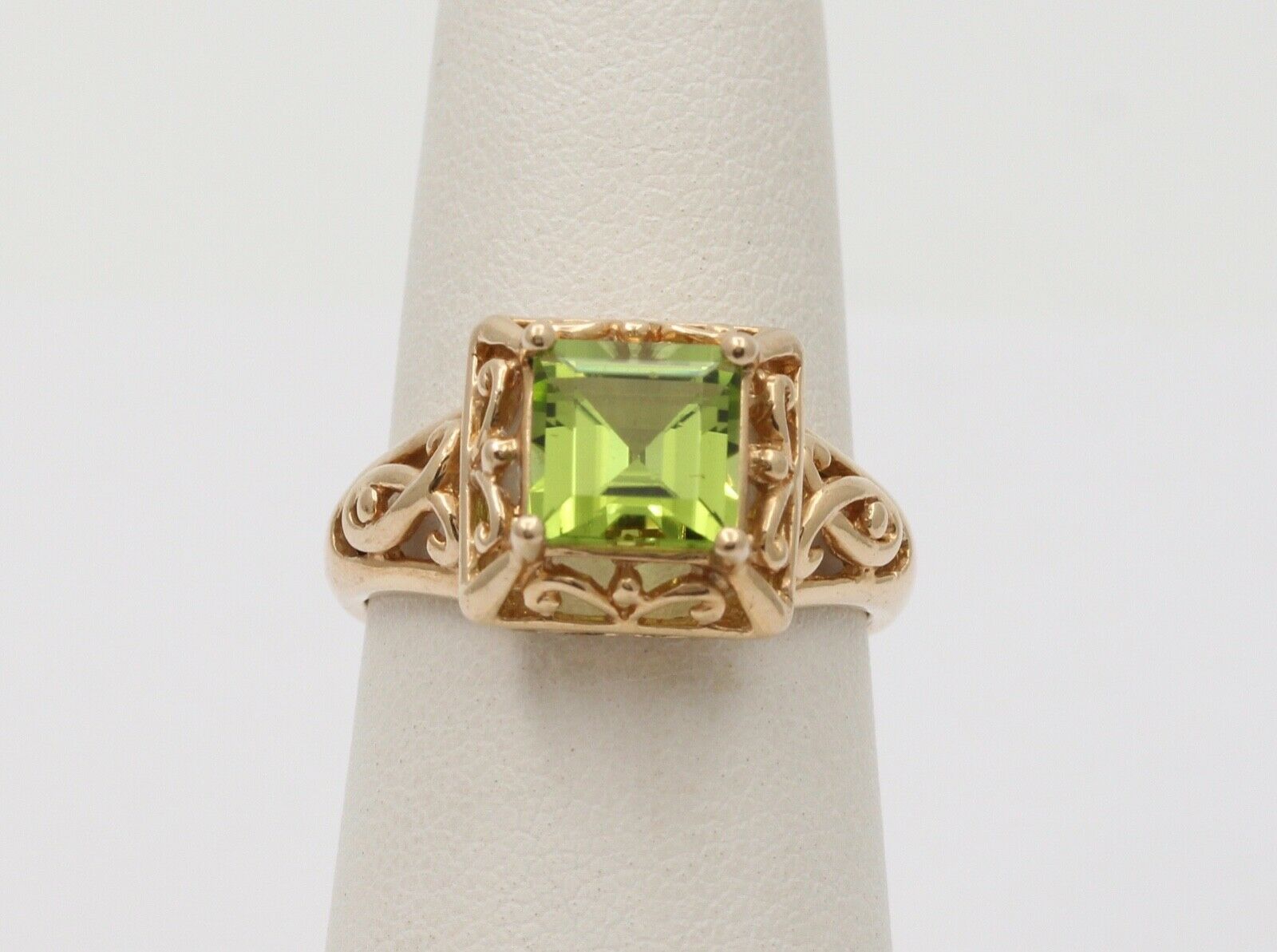 Vintage Emerald Cut Peridot 10K Yellow Gold Filagree Ring