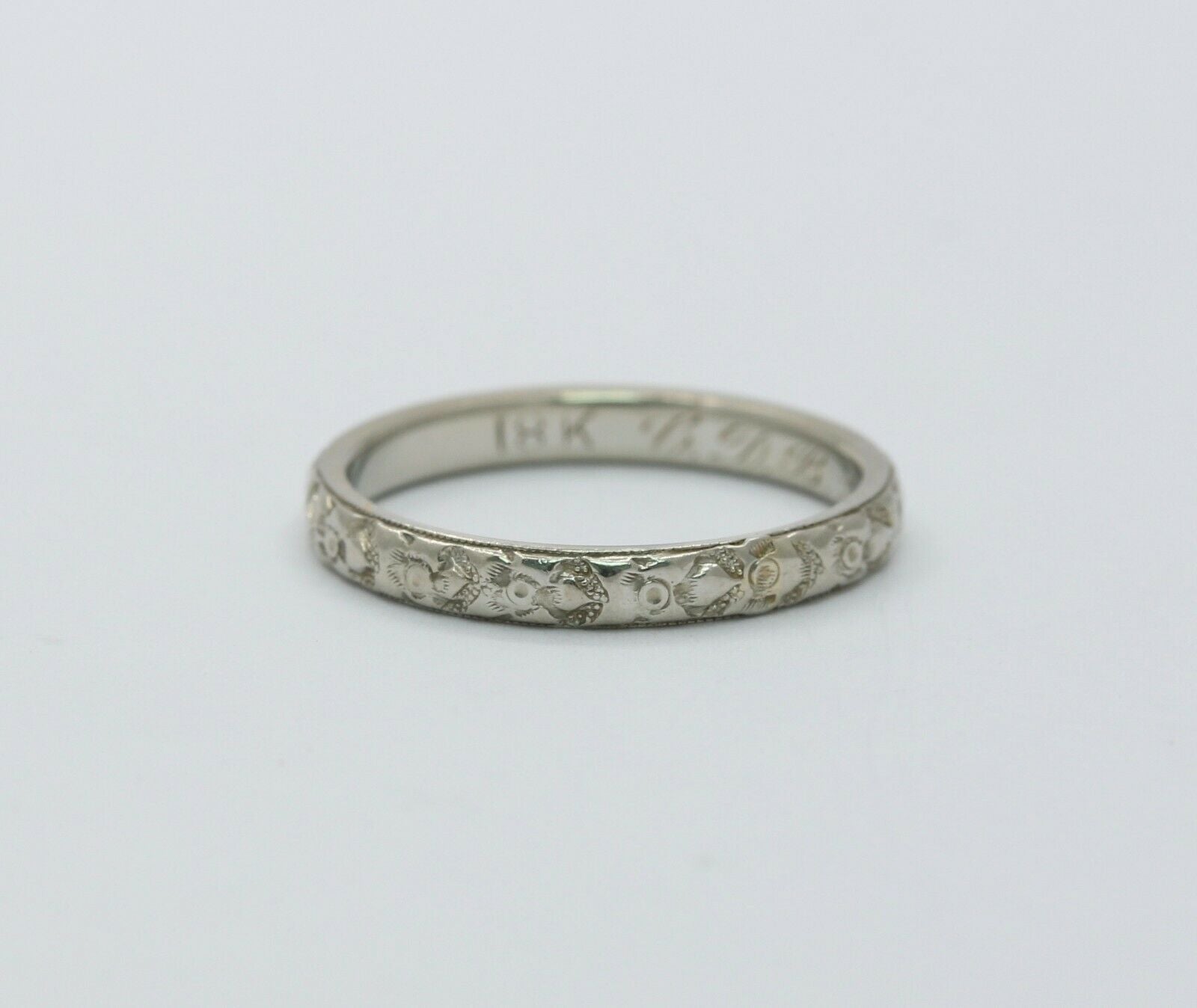 Art Deco 18K White Gold Hand Engraved Band