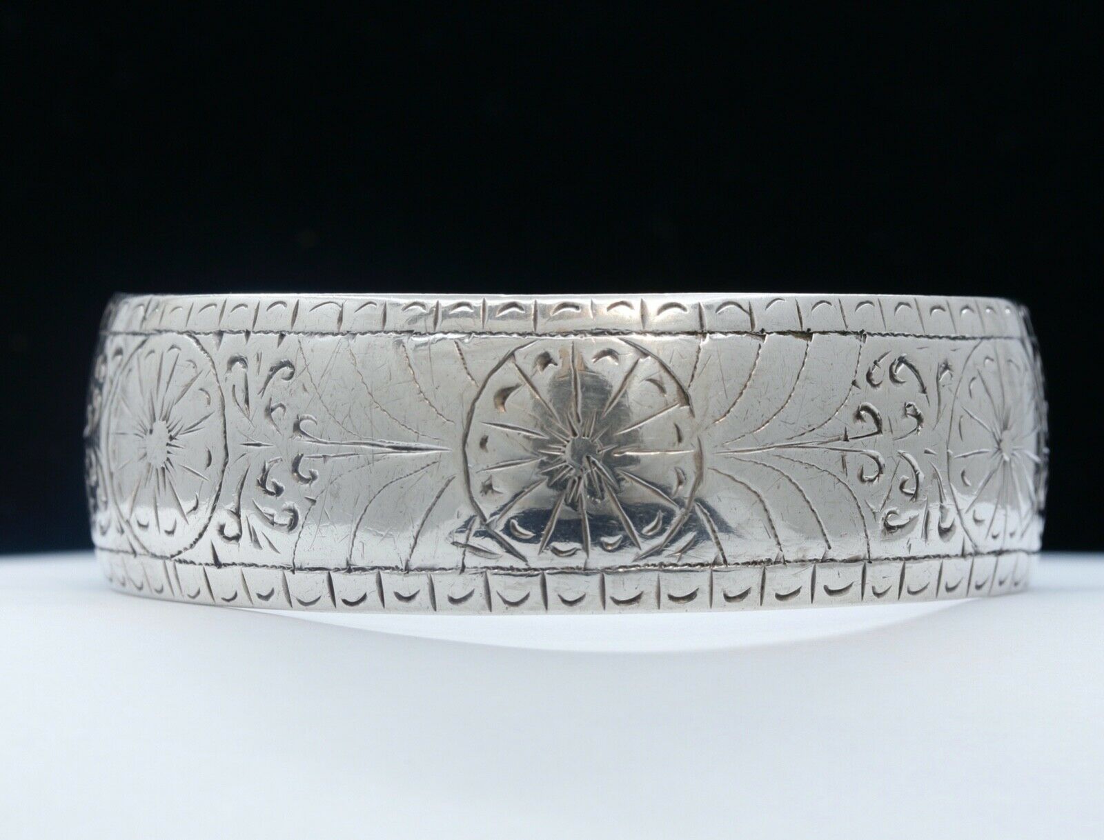Vintage Handmade Repousse Silver Bangle Bracelet