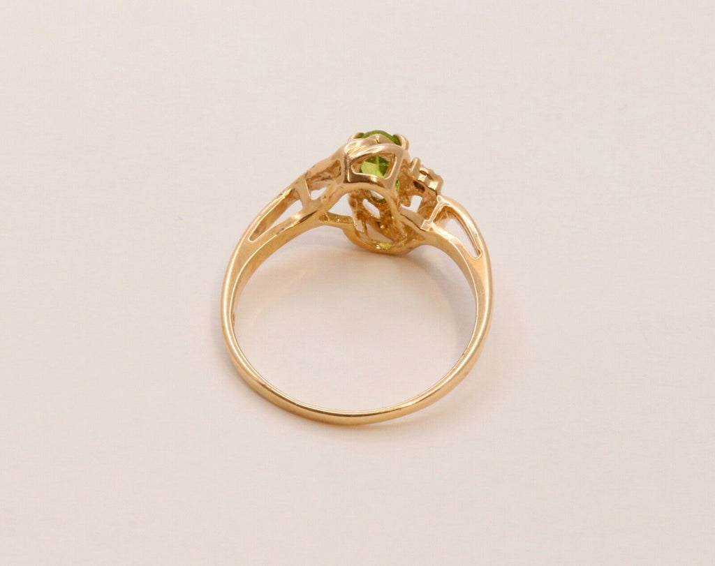 Vintage Ladies Bypass Peridot Diamonds 14K Yellow Gold Ring