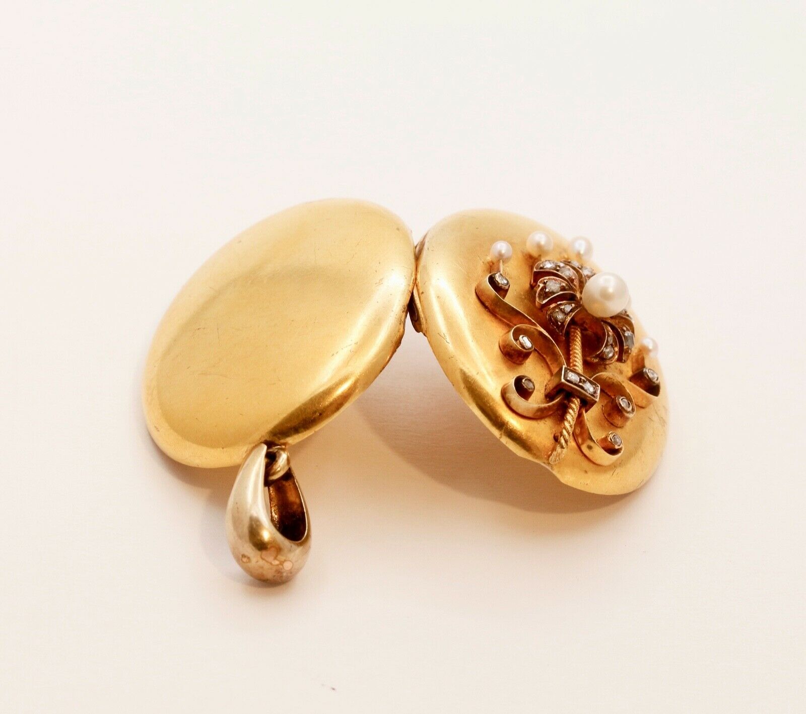 Victorian 18K Yellow Gold Diamonds Pearls Pendant Locket