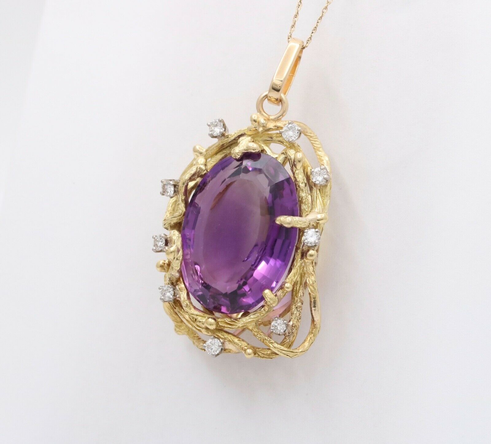 Beautiful Vintage Amethyst Diamonds 18K Yellow Gold Vines Pendant