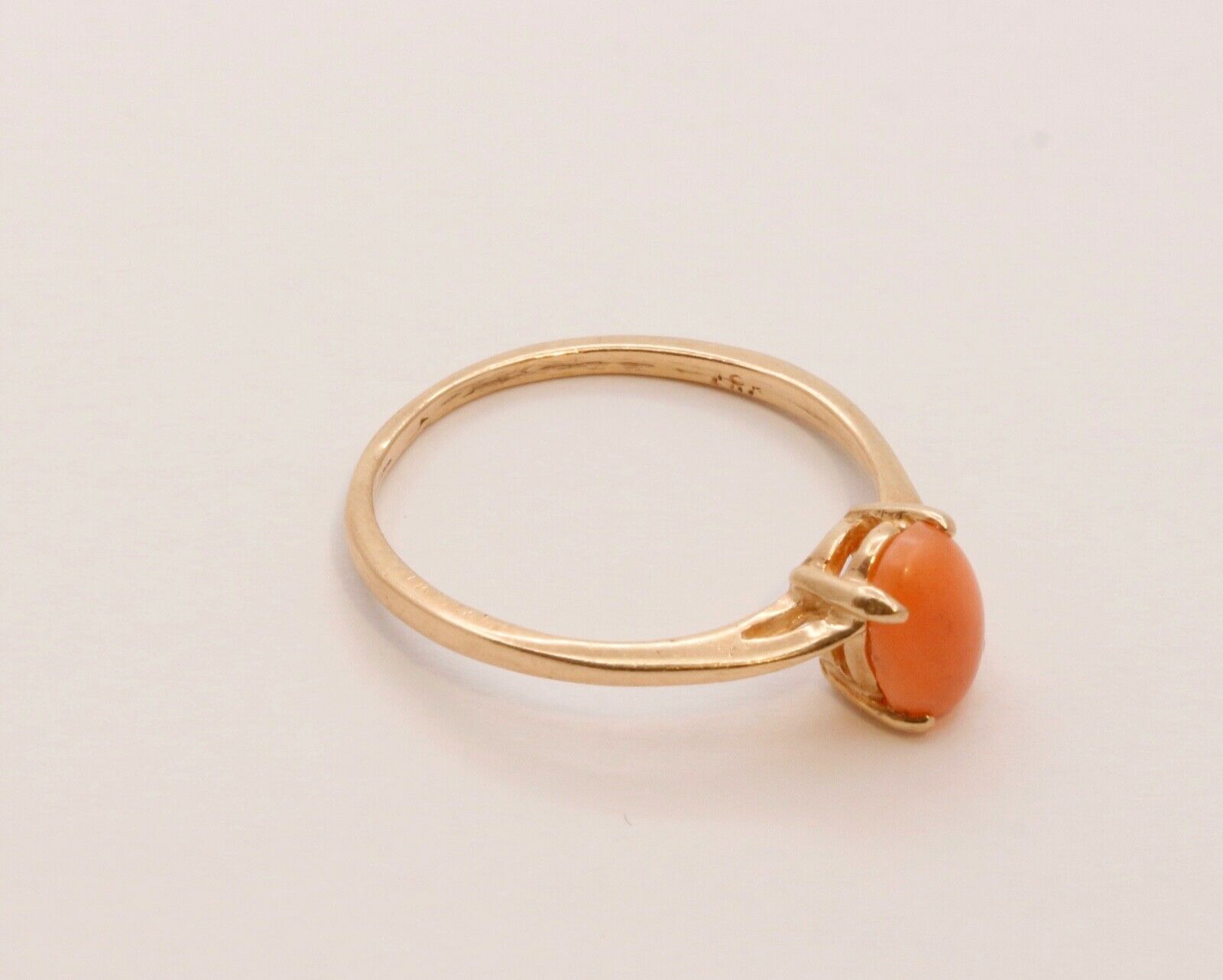 Ladies Vintage Petite Agate Bypass 10K Yellow Gold Ring