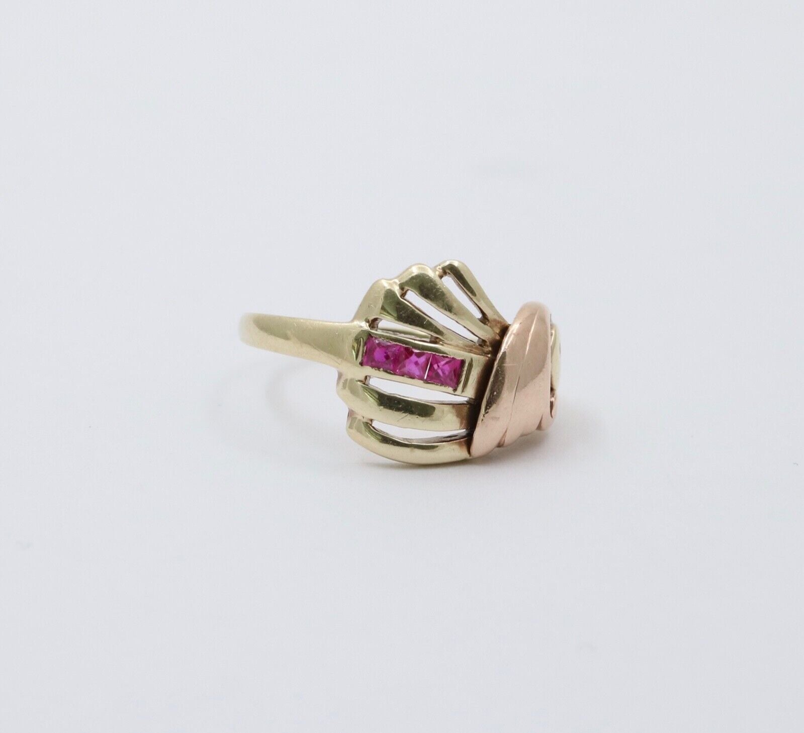 Vintage Seashell Ruby 14K Yellow Rose Gold Ring