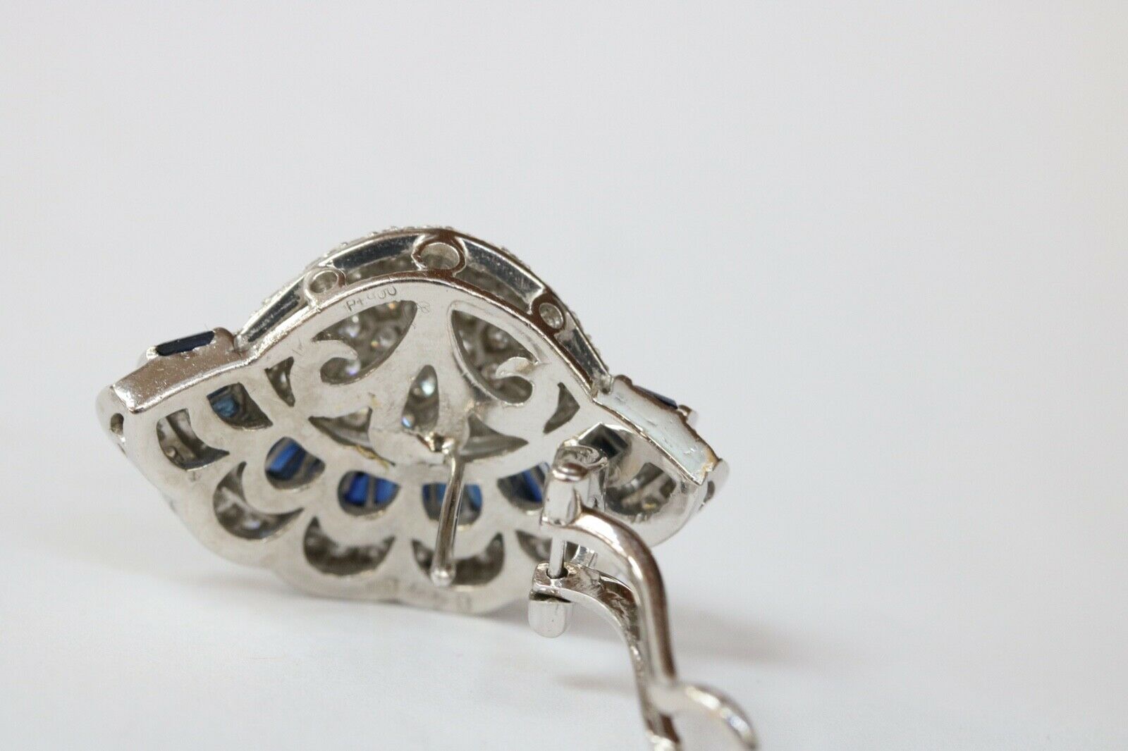 Elegant Scallop Shell Diamonds Sapphire 18K White Gold Vintage Earrings