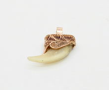 Load image into Gallery viewer, Vintage 14K Yellow Gold Claw Pendant
