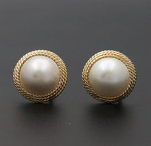 Load image into Gallery viewer, Vintage 14K Yellow Gold Large 16 mm Mabe Pearl Earrings.
