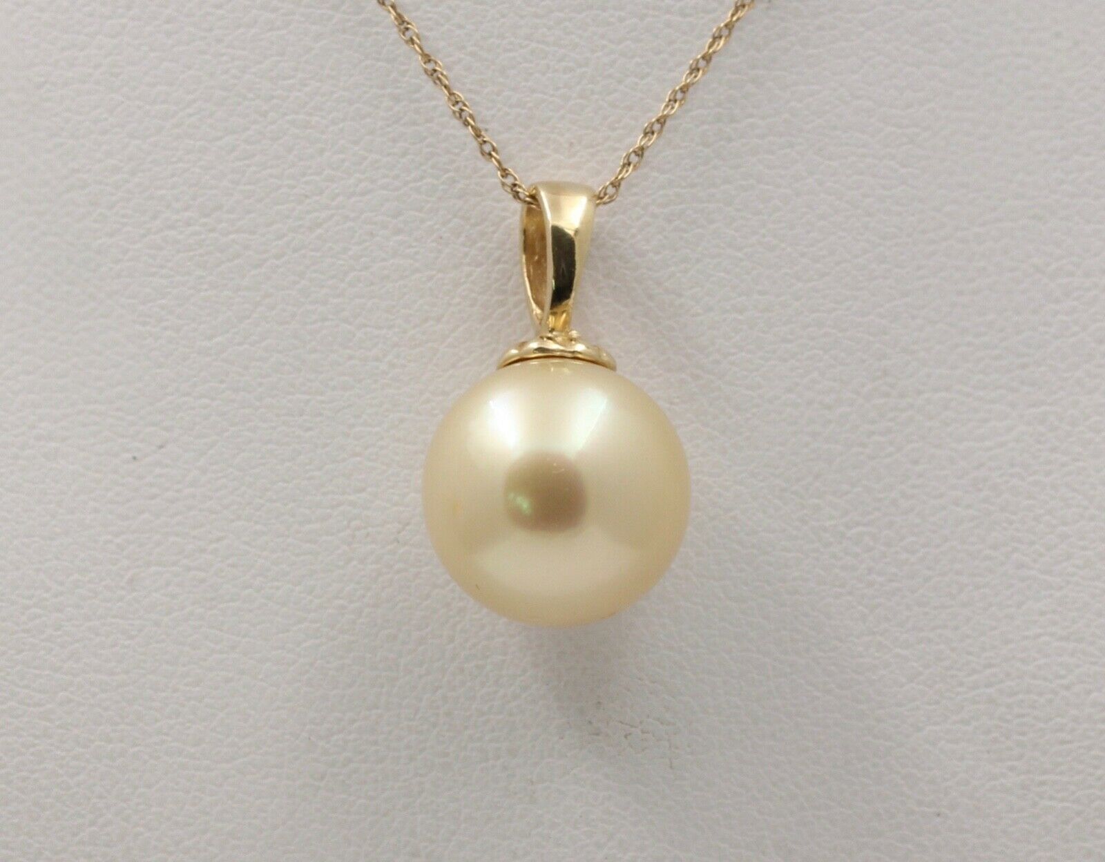 Classic Elegant Large 11.7 mm Golden Pearl Vintage Gold Pendant, Necklace.