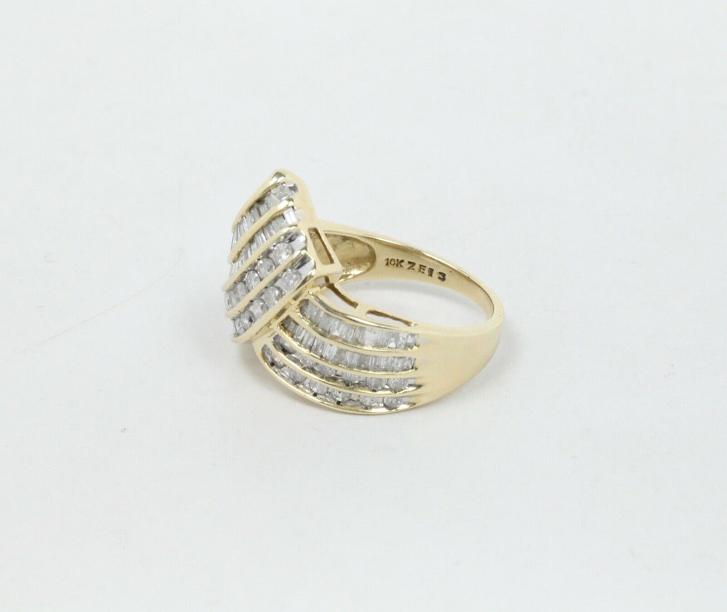 Vintage Ladies Round Baguette Diamonds 10K Yellow Gold Ring