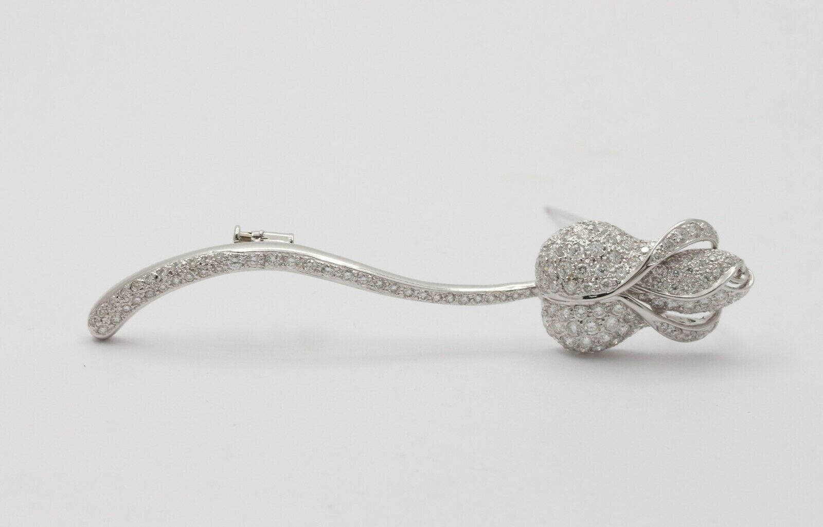 Vintage Estate Elegant Rose Flower Brilliant Cut Diamonds 18K White Gold Brooch,