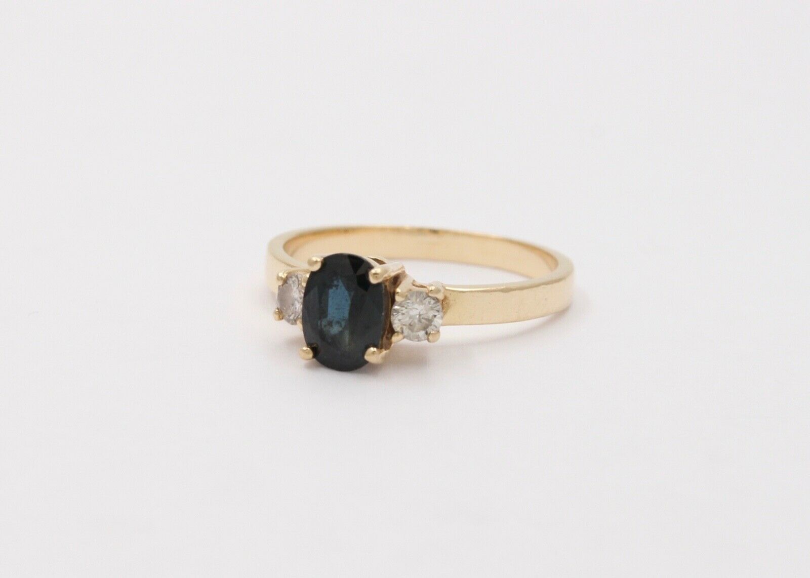 Vintage Blue Sapphire Diamonds 14K Yellow Gold Ring