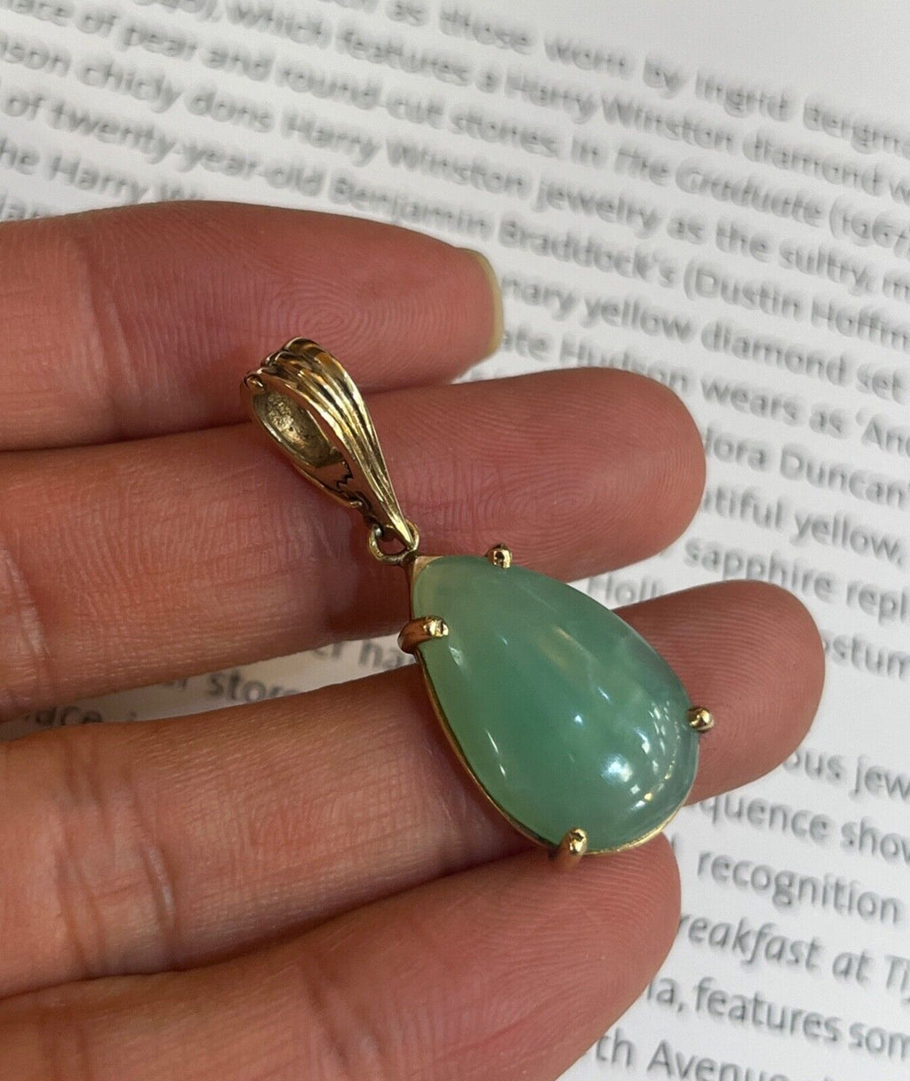 Vintage 14K Yellow Gold Chrysoprase Tear Drop Pendant