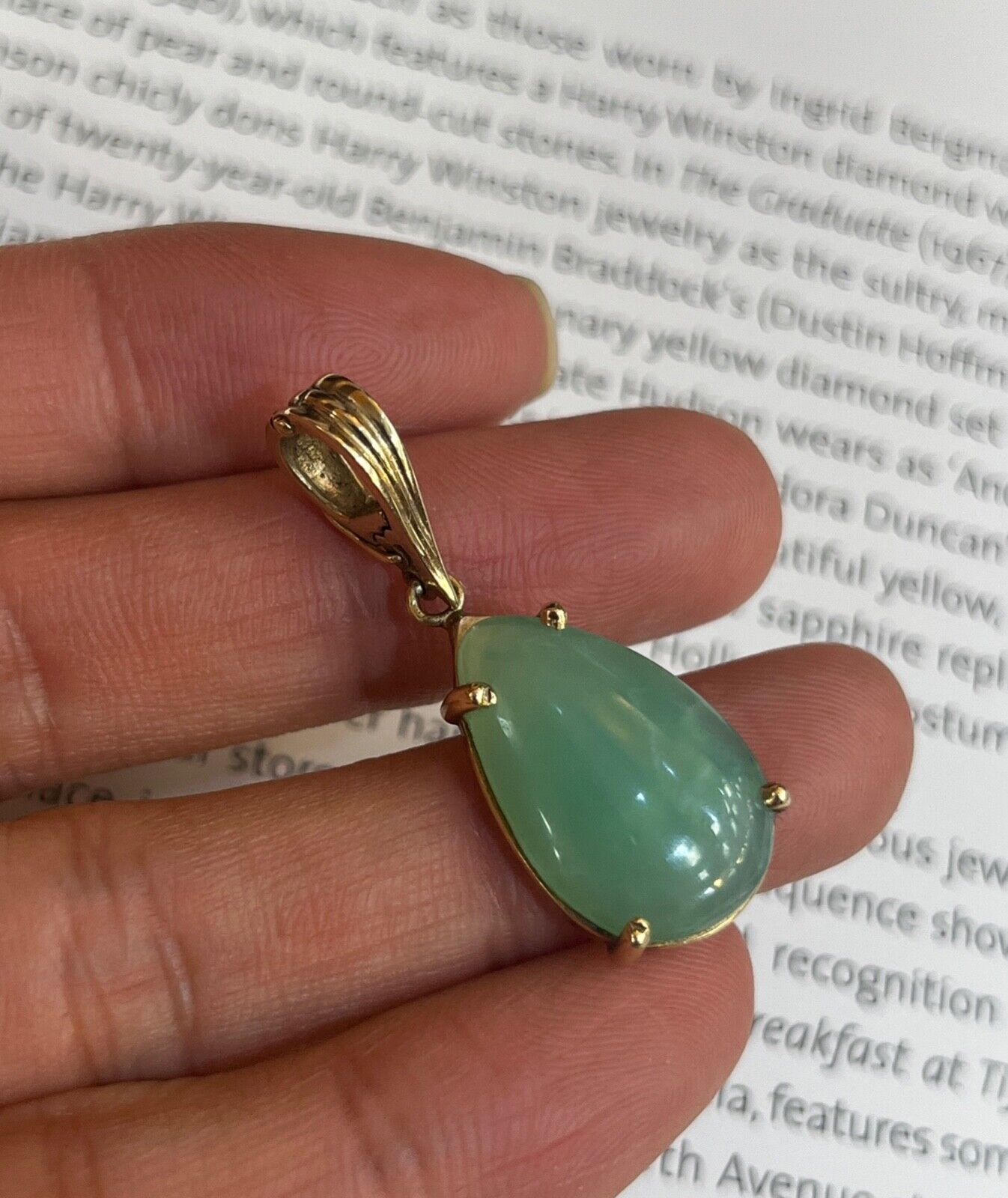 Vintage 14K Yellow Gold Chrysoprase Tear Drop Pendant