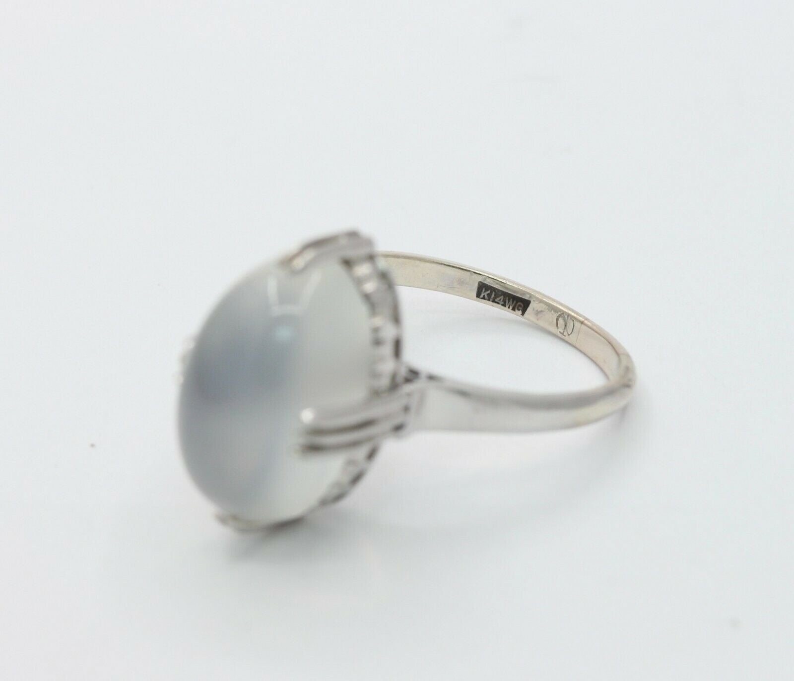 Vintage Solitaire Moon Stone Ring
