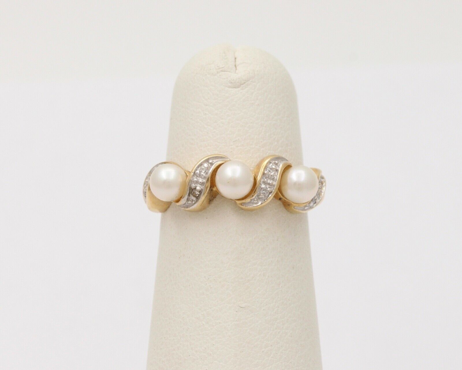 Vintage 14K Yellow White Gold Pearls Diamonds Ring