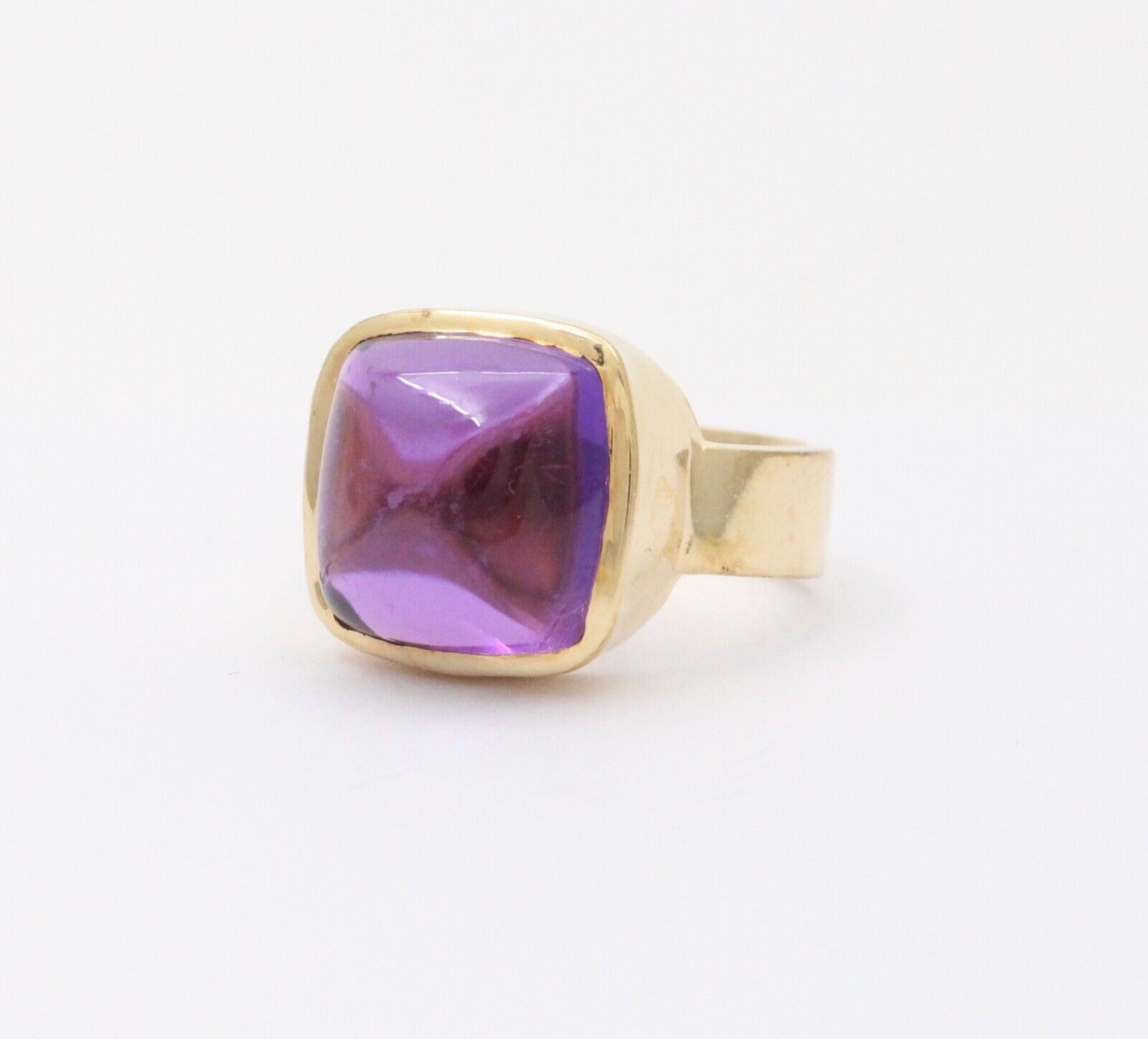 Vintage Cabochon Cut Amethyst 14K Yellow Gold Ring