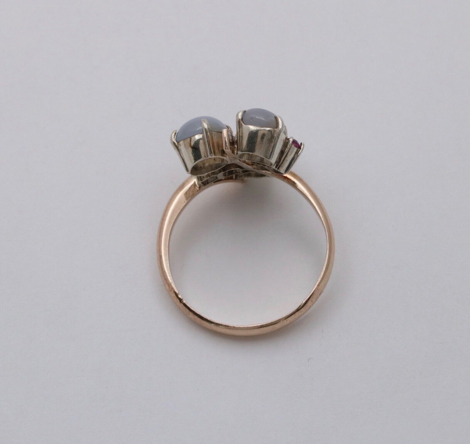 Vintage Retro 14K Star Sapphire And Ruby Bypass Ring