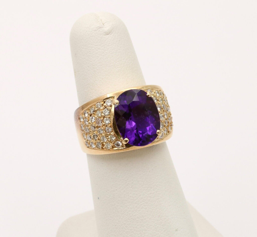 Vintage Amethyst Diamonds 18K Yellow Gold Cocktail Ring