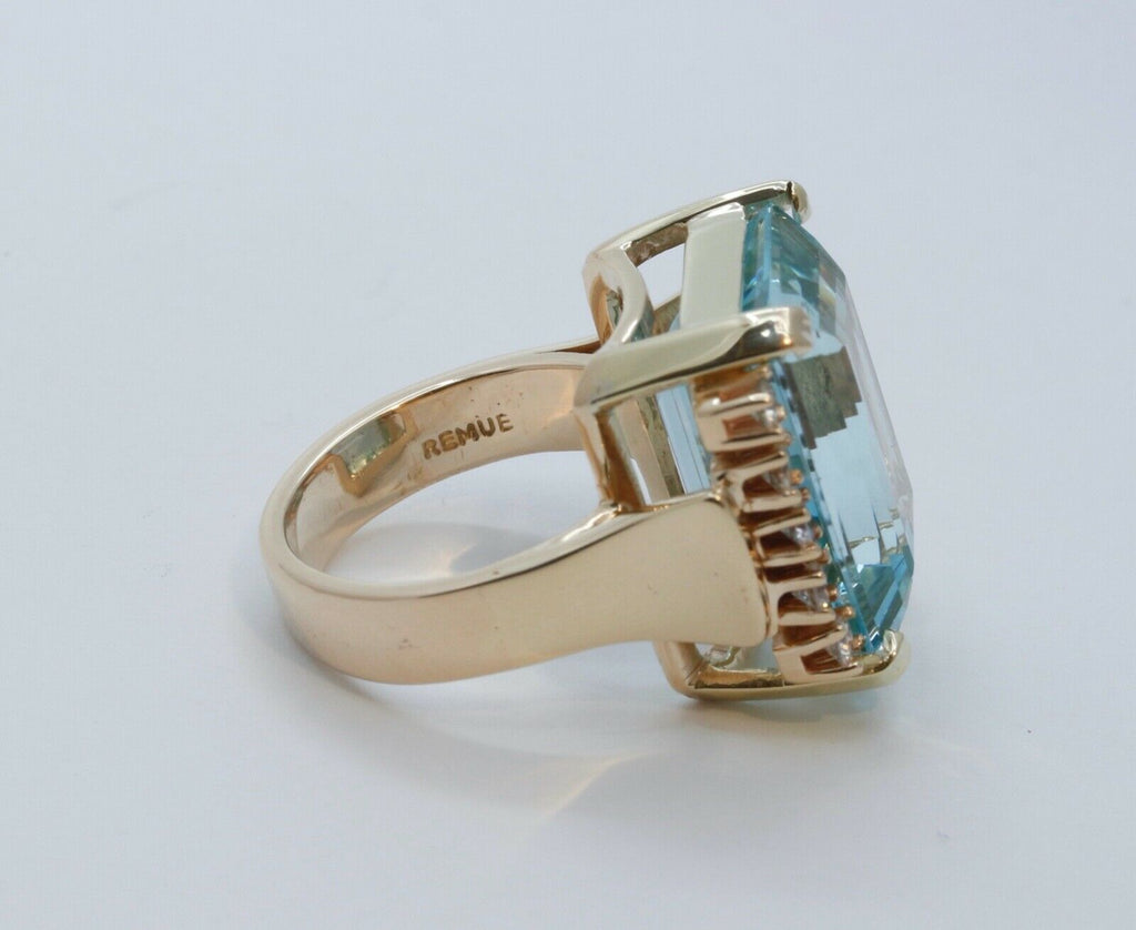 Vintage Ladies Aquamarine Diamonds 14K Yellow Gold Ring