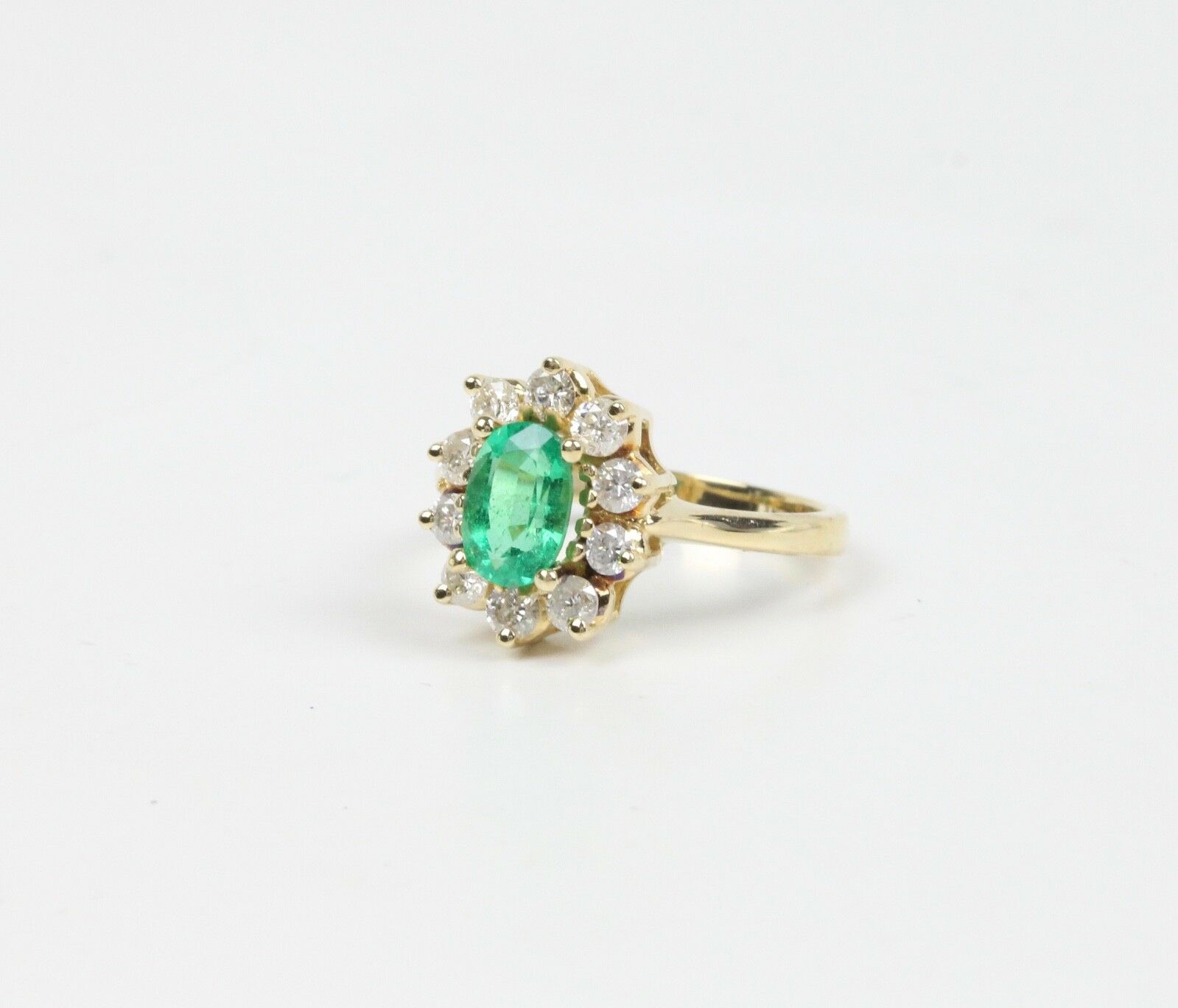 Vintage Emerald 1.25 Cts and  Diamond 14K Yellow Gold Ladies Ring