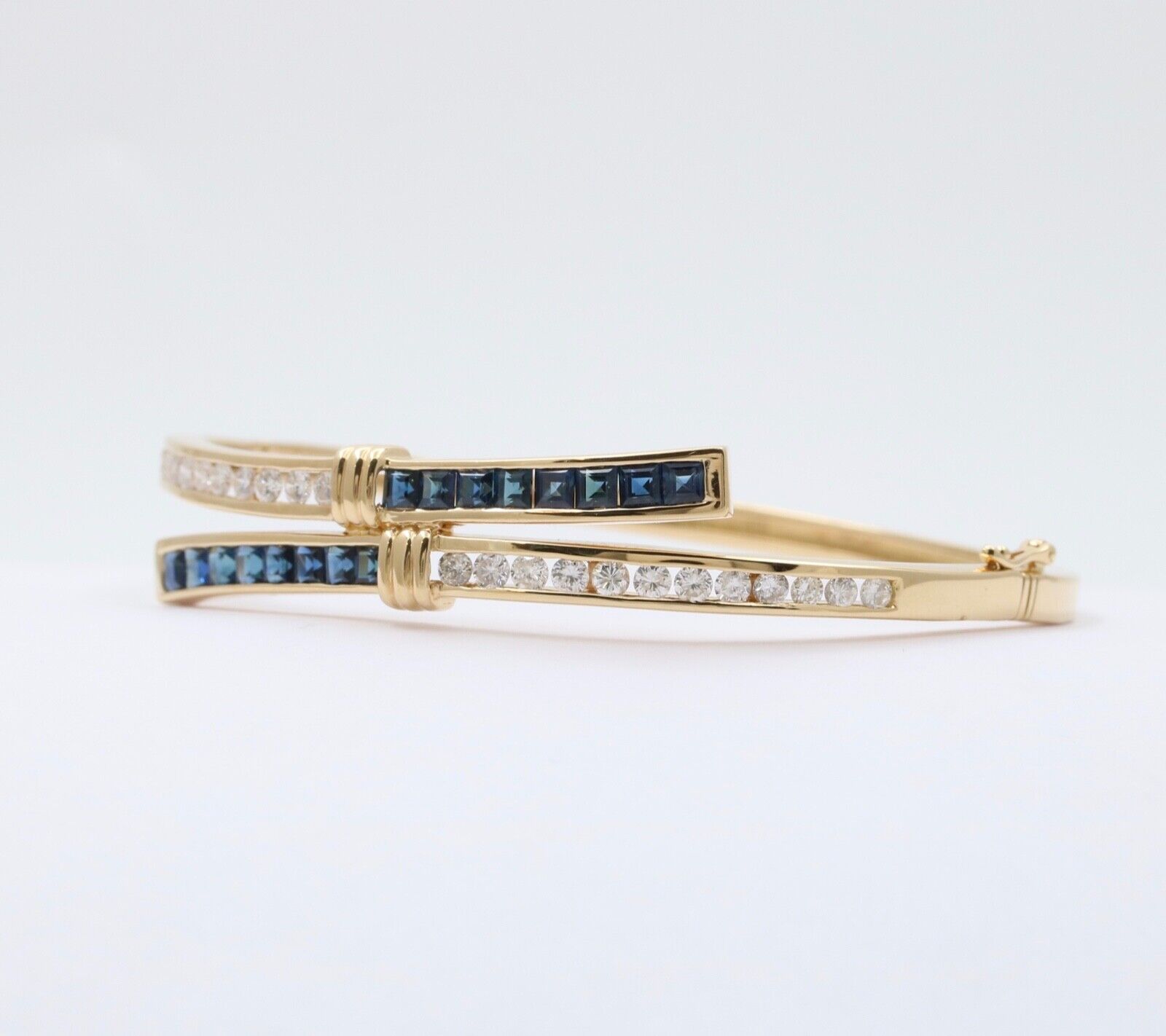 Vintage Sapphires Diamonds 18K Yellow Gold Bangle Bracelet