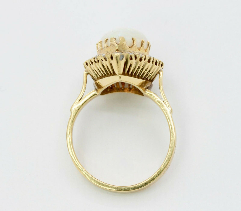 Vintage 18K Yellow Gold Halo Setting Opal Diamond Cocktail Ring