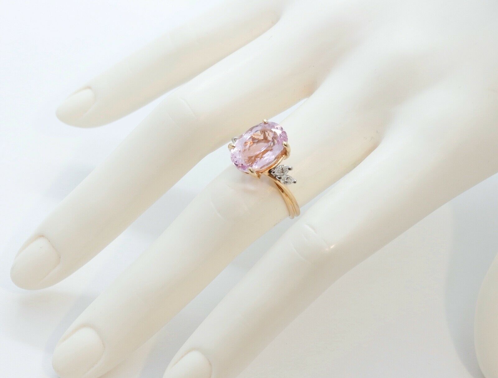 Vintage Ladies Kunzite Diamonds 14K Yellow Gold Ring