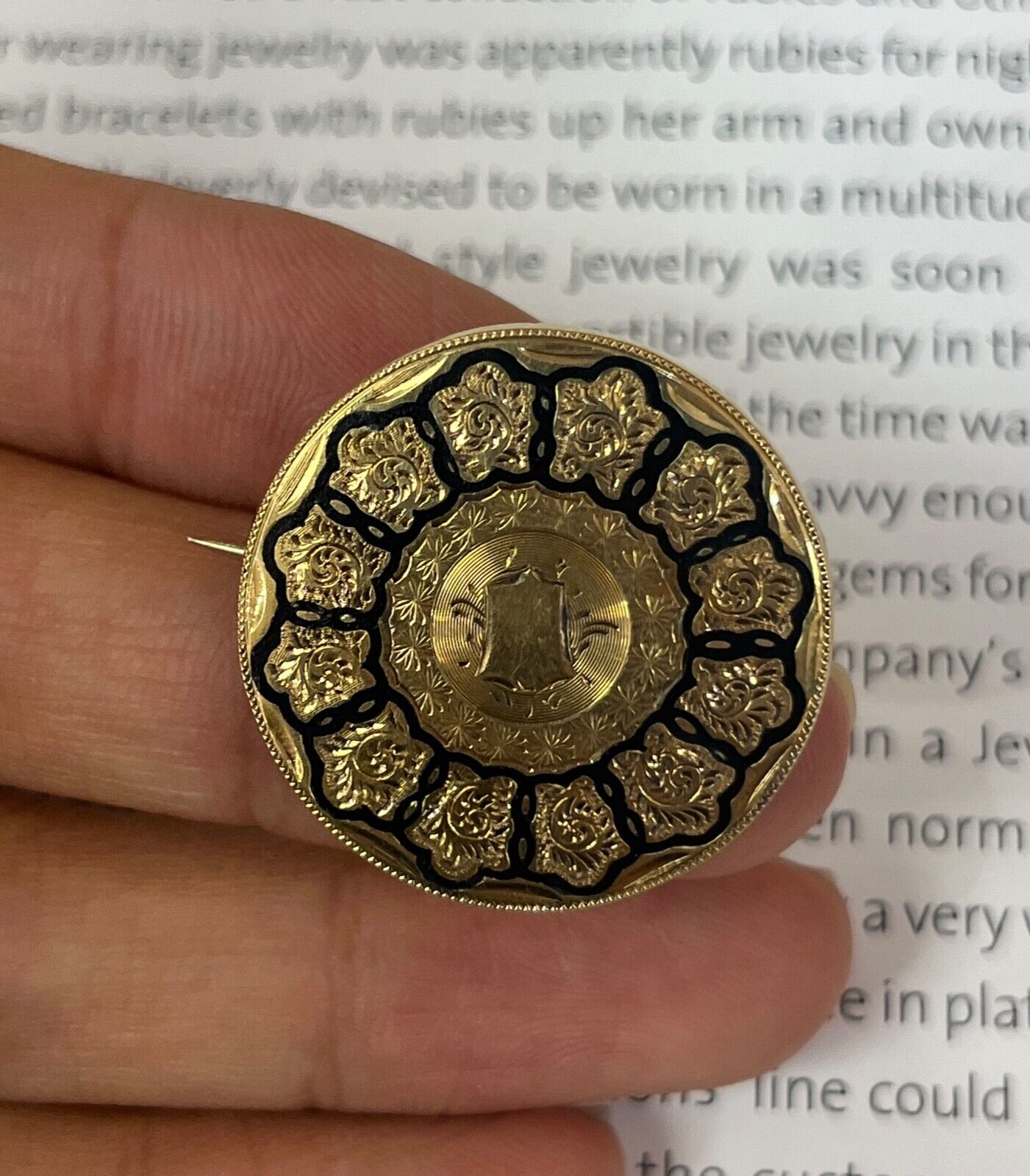 Antique 18K Yellow Gold Circle Enamel Black Brooch