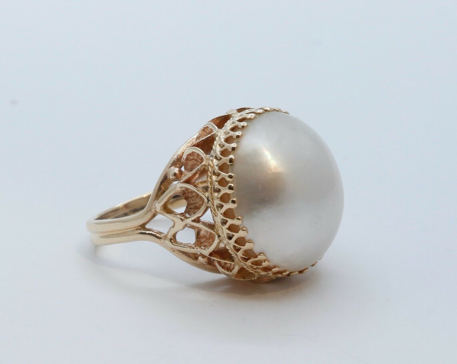 Vintage 14K Yellow Gold 19MM Mabe Pearl Ring
