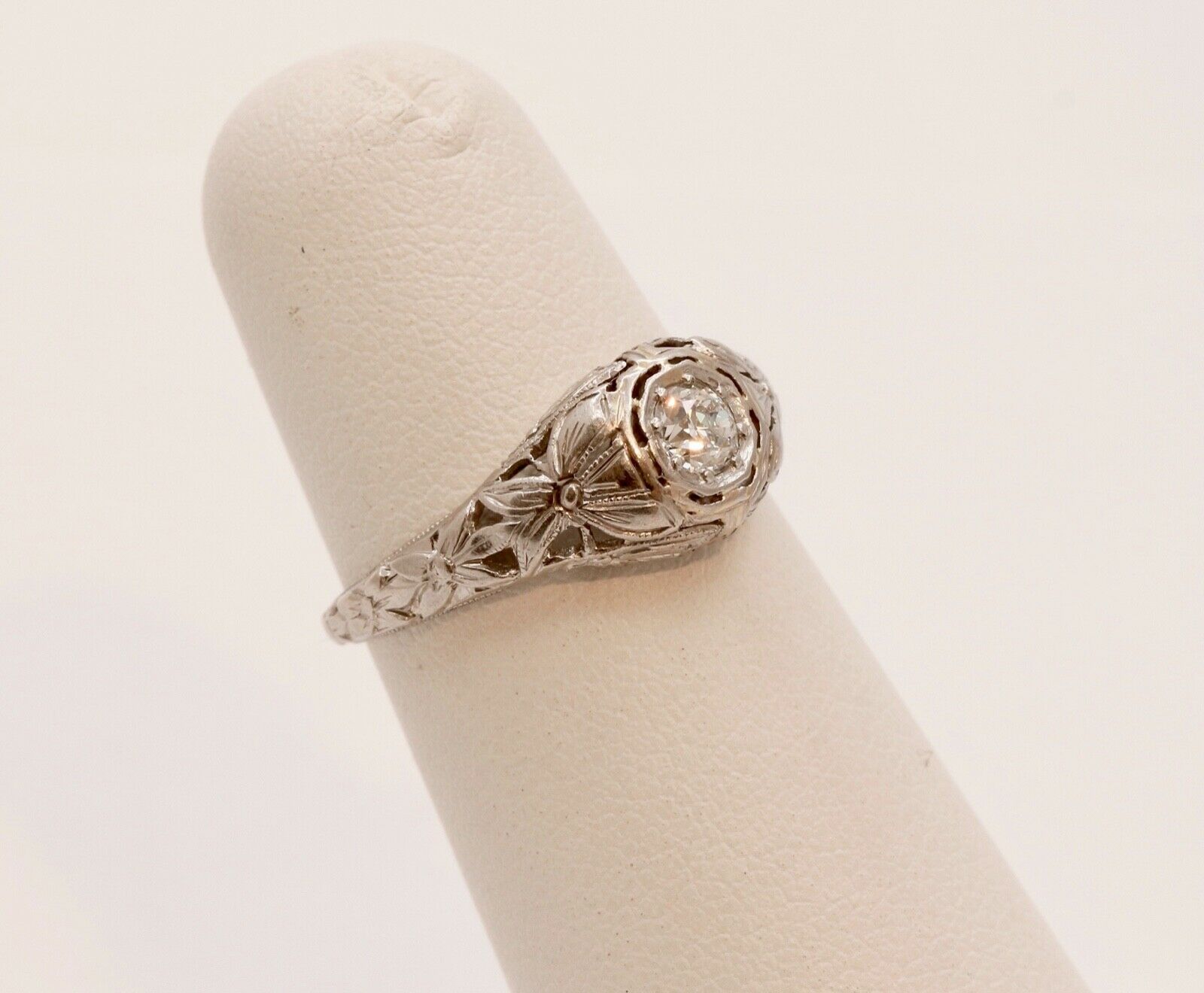 Art Deco Diamond Carved Flowers Platinum Ring