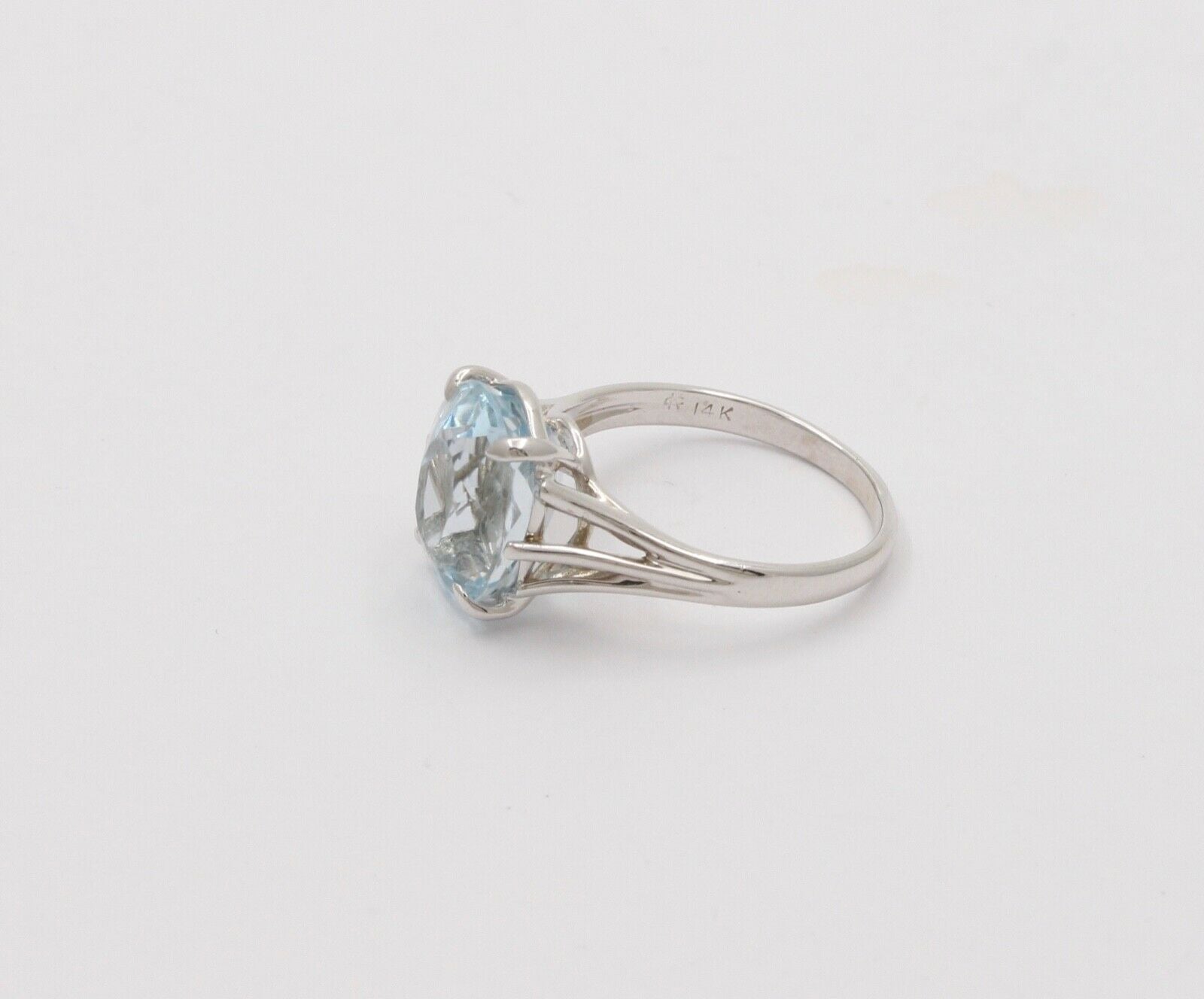 Vintage Oval Cut Aquamarine 14K White Gold Cocktail Ring