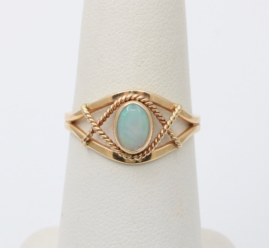 Cool Vintage Opal 14K Yellow Gold Ring