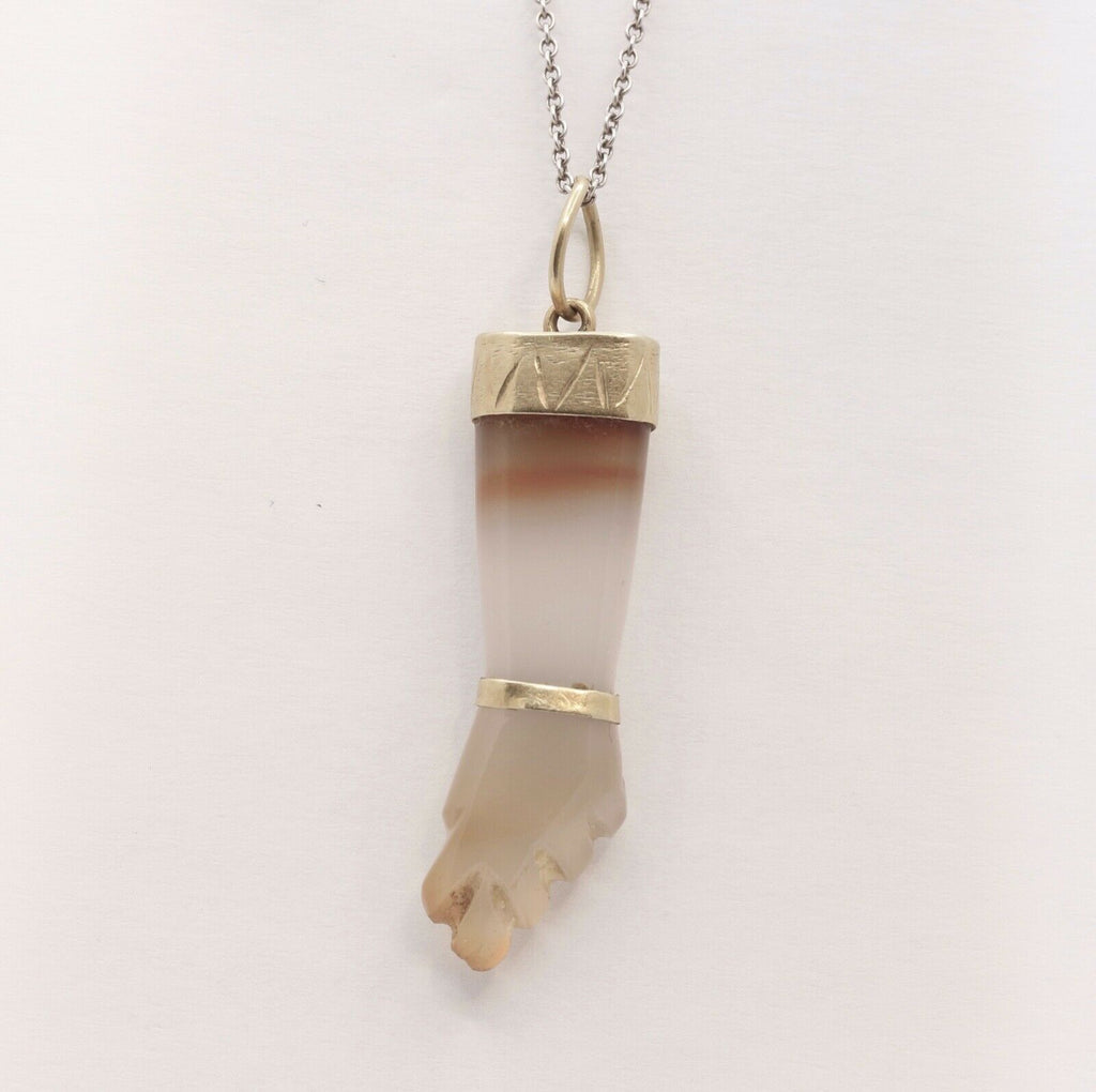 Vintage Agate Figa 18K Yellow Gold Pendant Charm