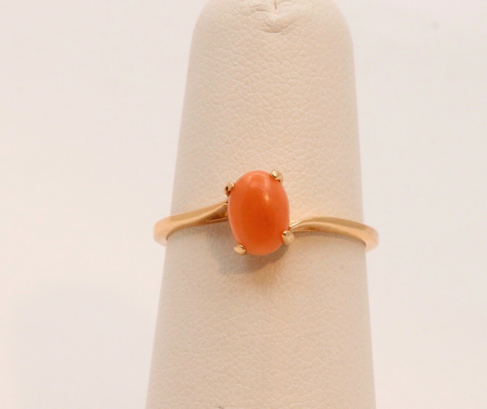 Ladies Vintage Petite Agate Bypass 10K Yellow Gold Ring