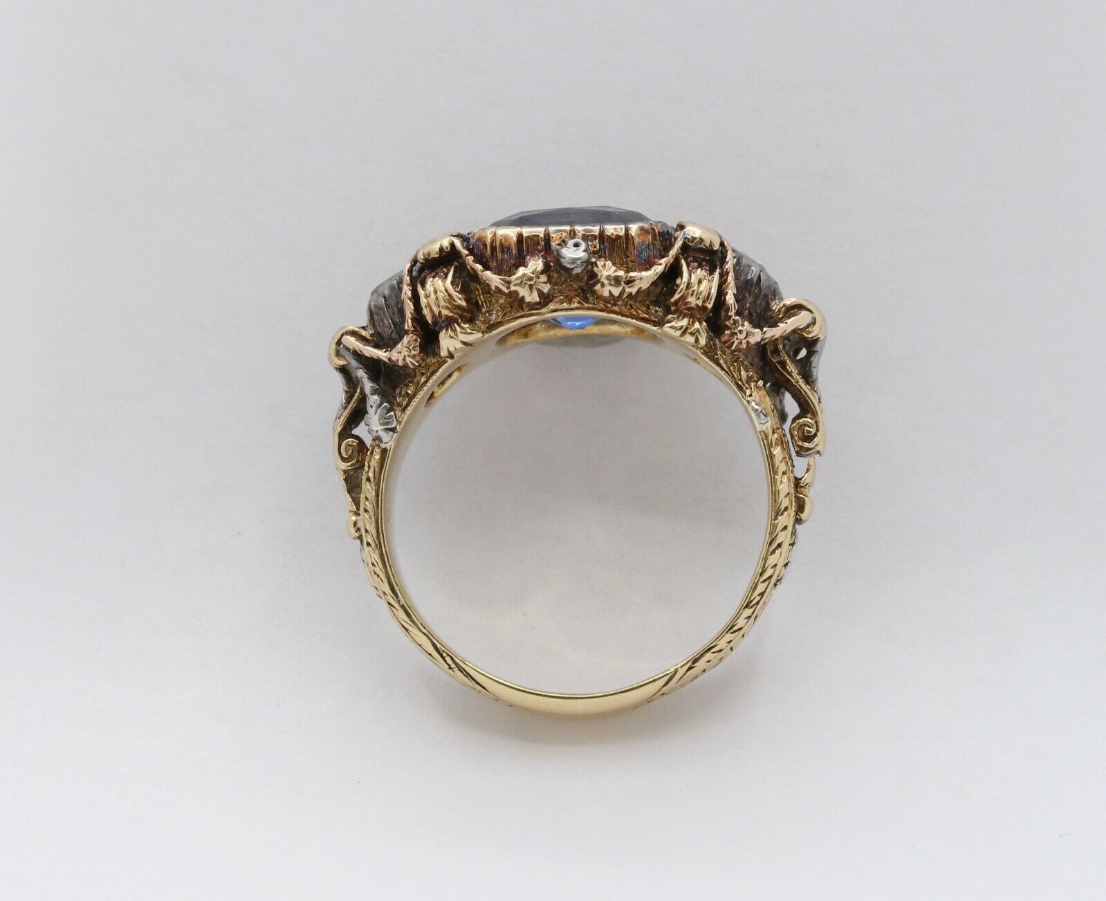 Victorian 18K Yellow Gold Sapphire Diamond Ring