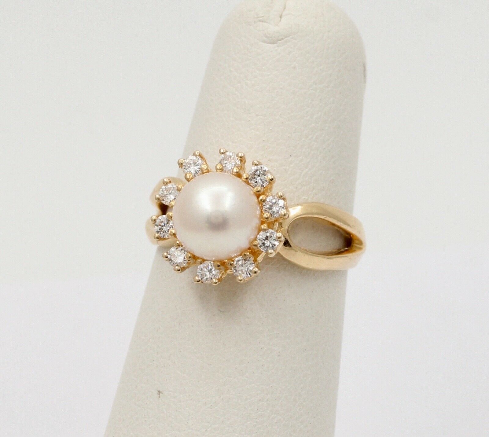 Mikimoto Vintage Pearl Diamonds 14K Yellow Gold Ring
