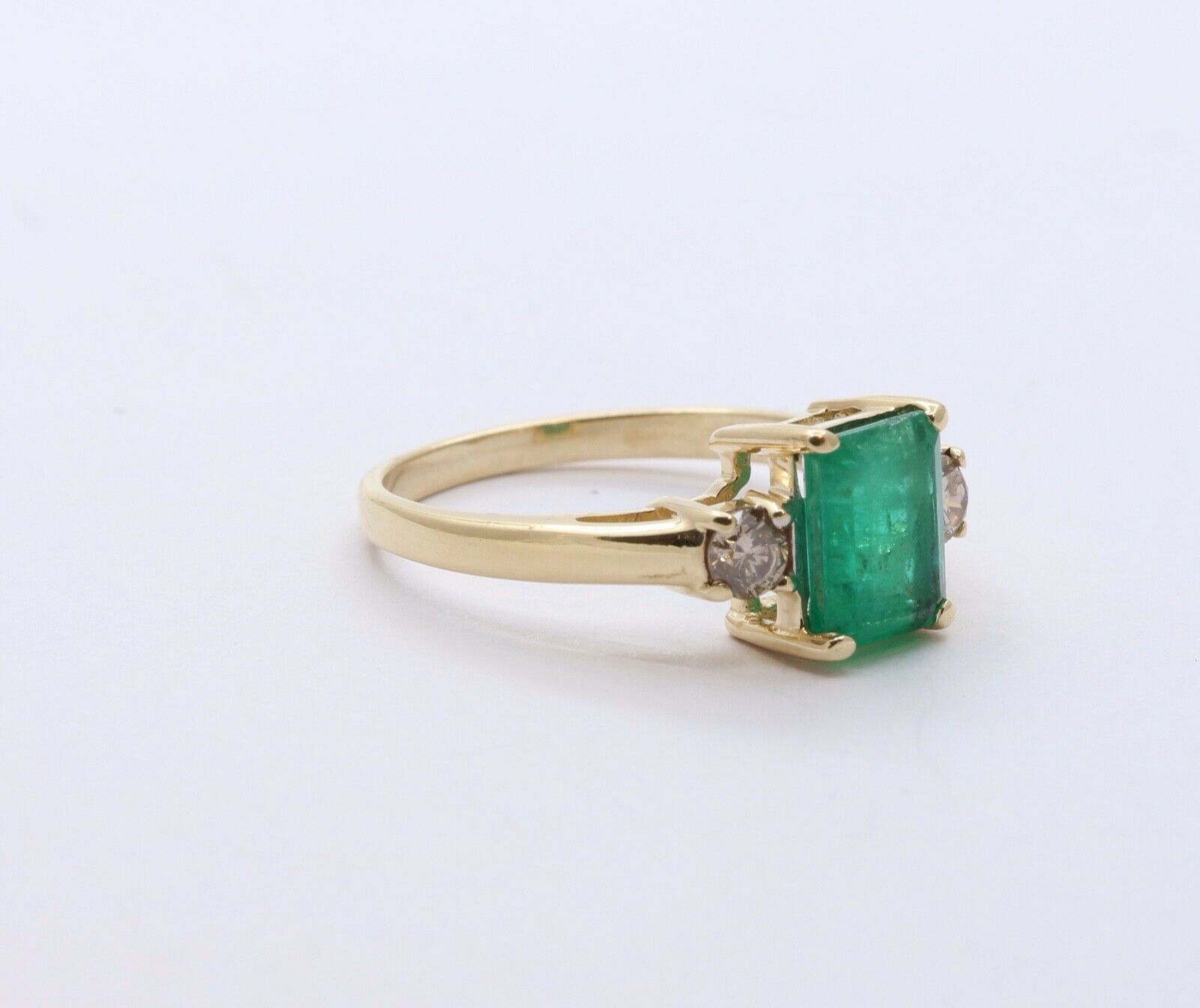 Beautiful Natural Emerald Diamonds 14K Yellow Gold Ring
