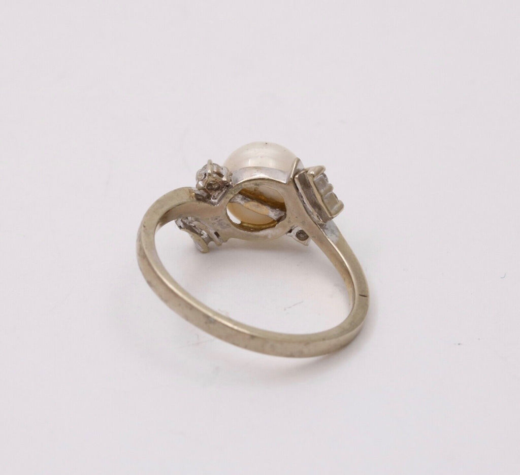 Vintage 14K White Gold Pearl & Diamond Ring.