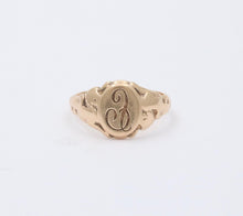 Load image into Gallery viewer, Victorian Signet 10K Yellow Gold Ring
