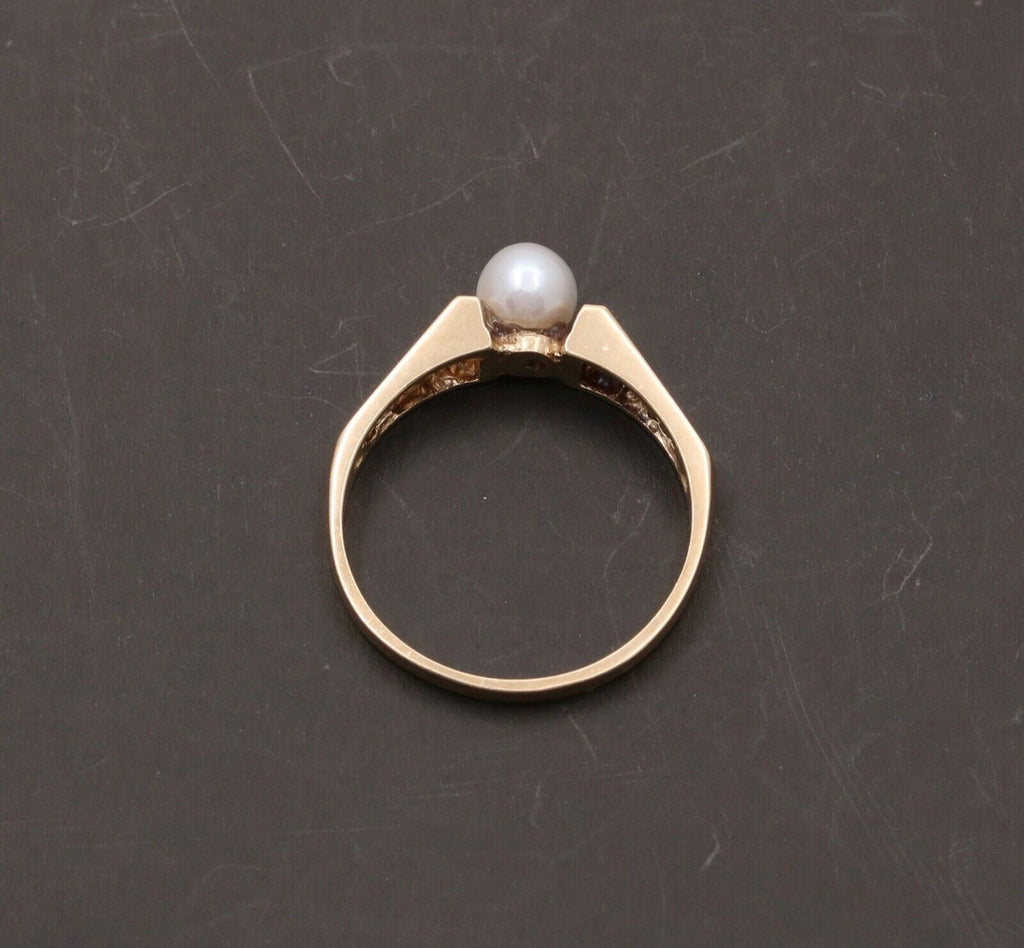 Vintage 14K Yellow Gold Cultured Pearl Filigree Ring Band.