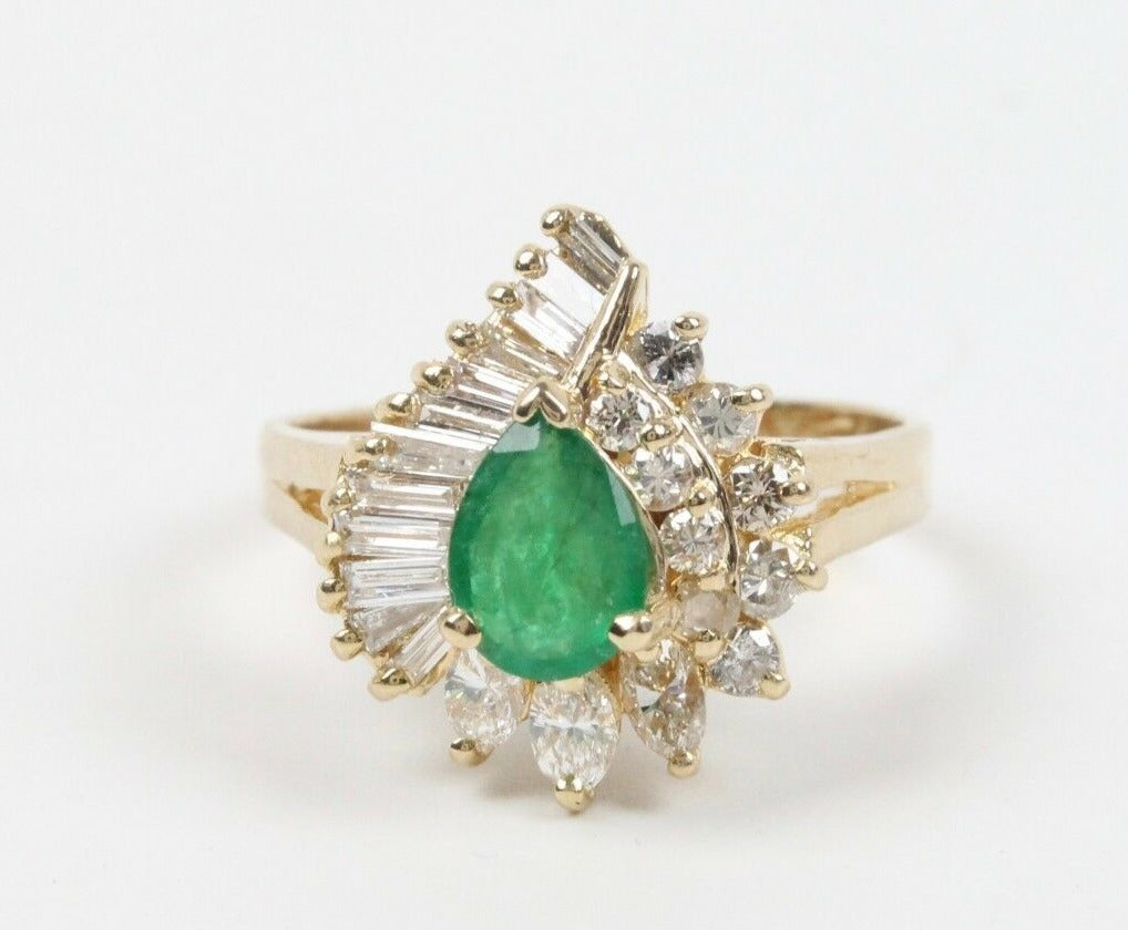 Vintage Diamond and Emerald Ladies Cluster Ring