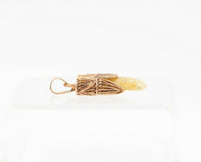 Load image into Gallery viewer, Vintage 14K Yellow Gold Claw Pendant
