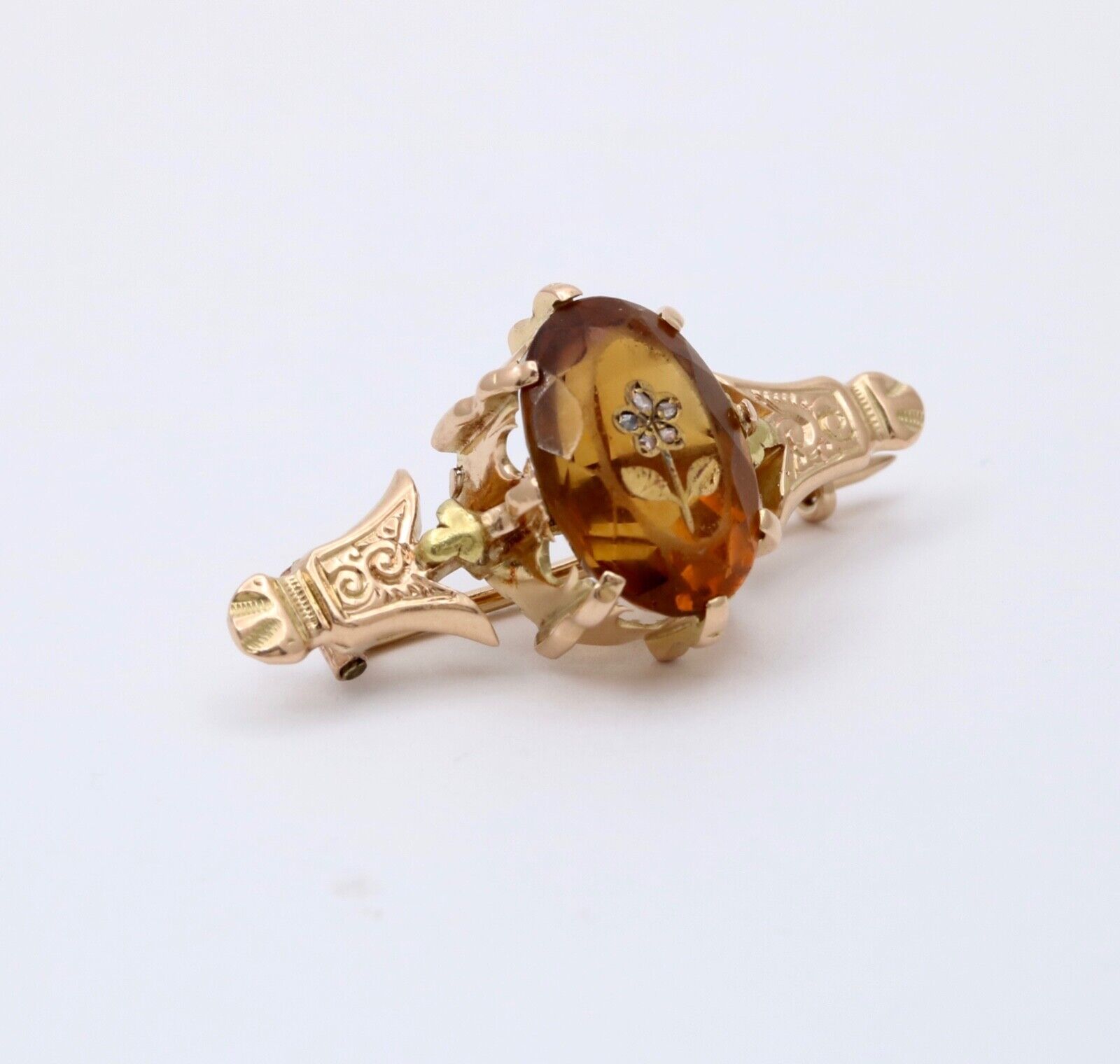 Antique Victorian 14K Yellow Gold Citrine flower Bar Pin.
