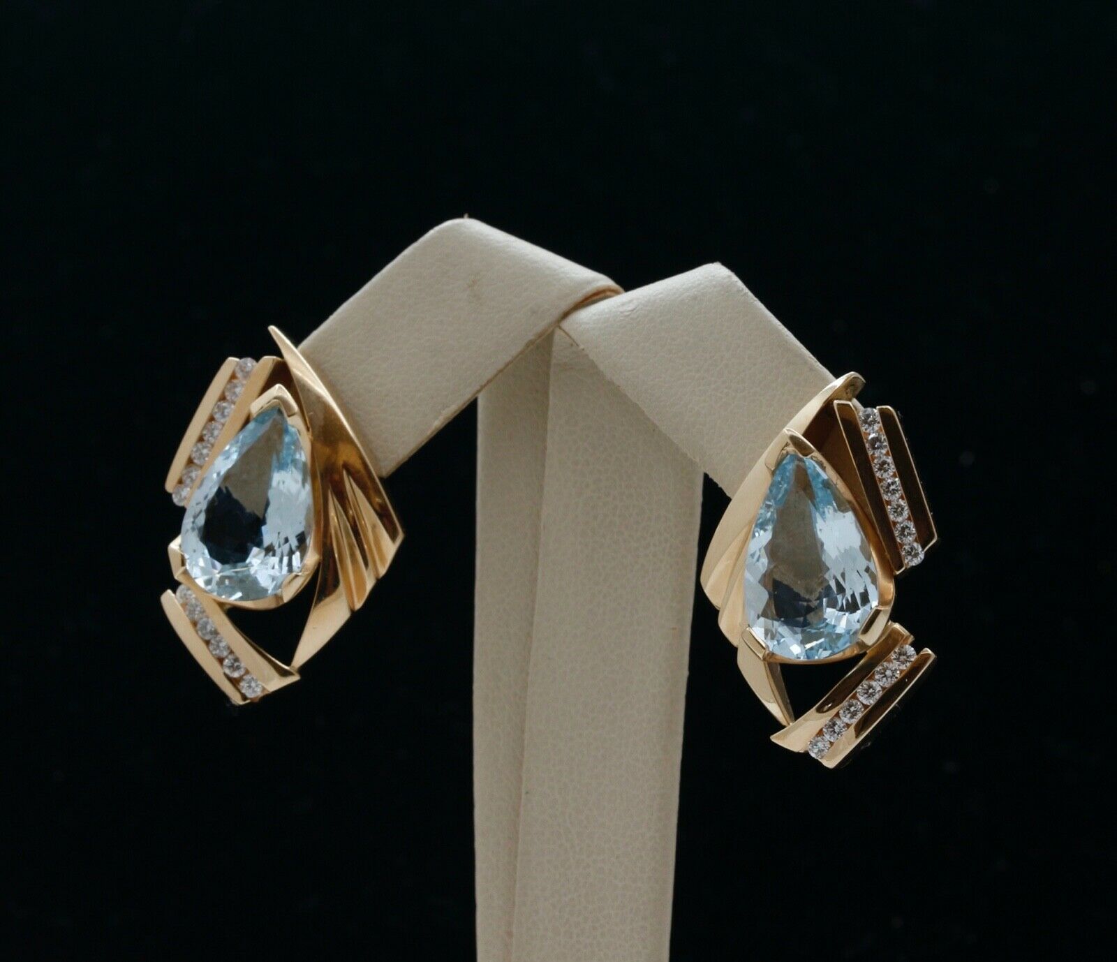 Luxury Earrings!!!! Large Pear Aquamarines Diamonds 14K Yellow Gold Earrings